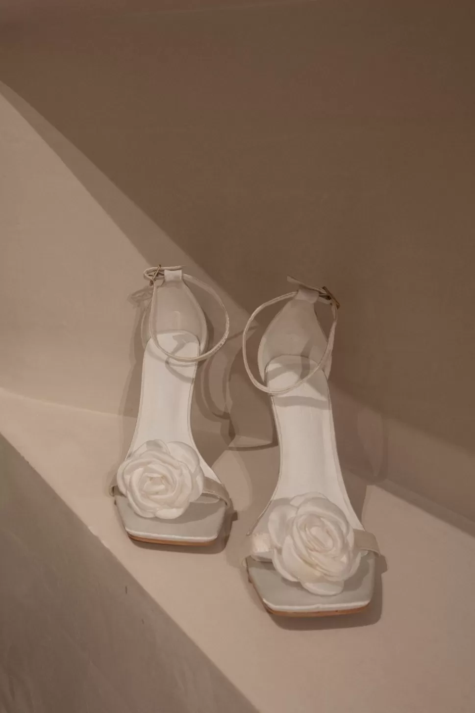 Women MESHKI Shoes<Lara